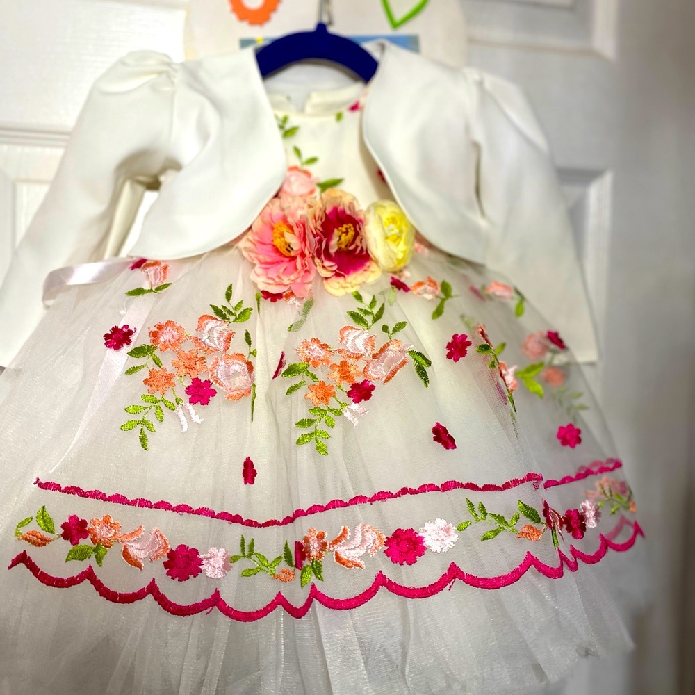 Beautiful baby girl dress worn only for 2 hours